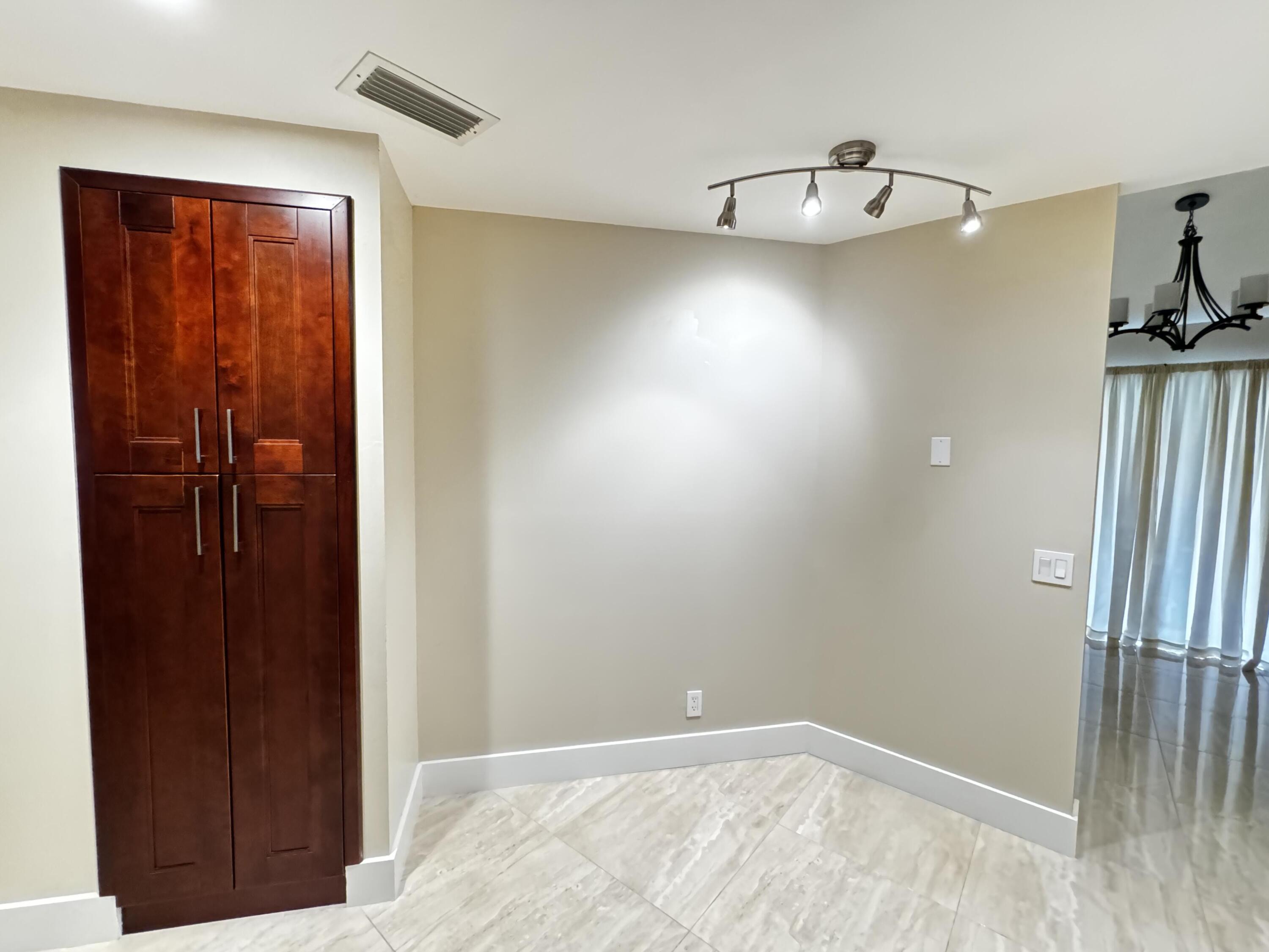 5520 Coach House Circle, Unit G Boca Raton, FL 33486 - Photo 13 of 41 13
