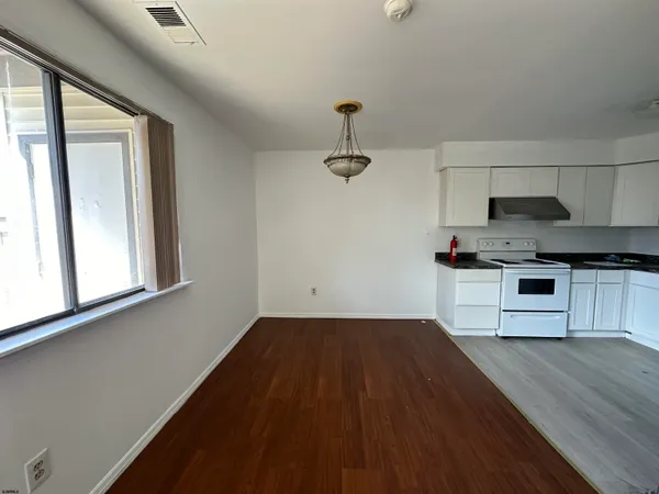 $1,800 | 2734 Evergreen Court, Unit 2734, Mays Landing, NJ 08330