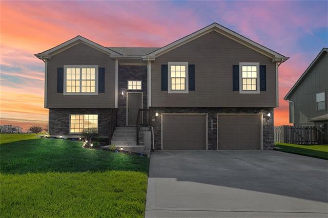 18400 Rock Ridge Street Smithville, MO 64089 - Photo 1 of 1