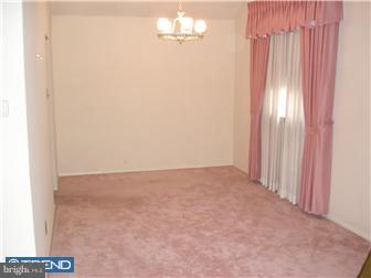 9728 Laramie Road Philadelphia, PA 19115 - Photo 4 of 12