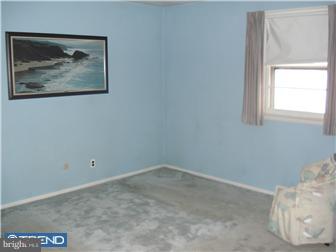 9728 Laramie Road Philadelphia, PA 19115 - Photo 7 of 12