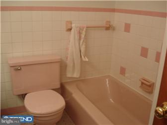 9728 Laramie Road Philadelphia, PA 19115 - Photo 10 of 12