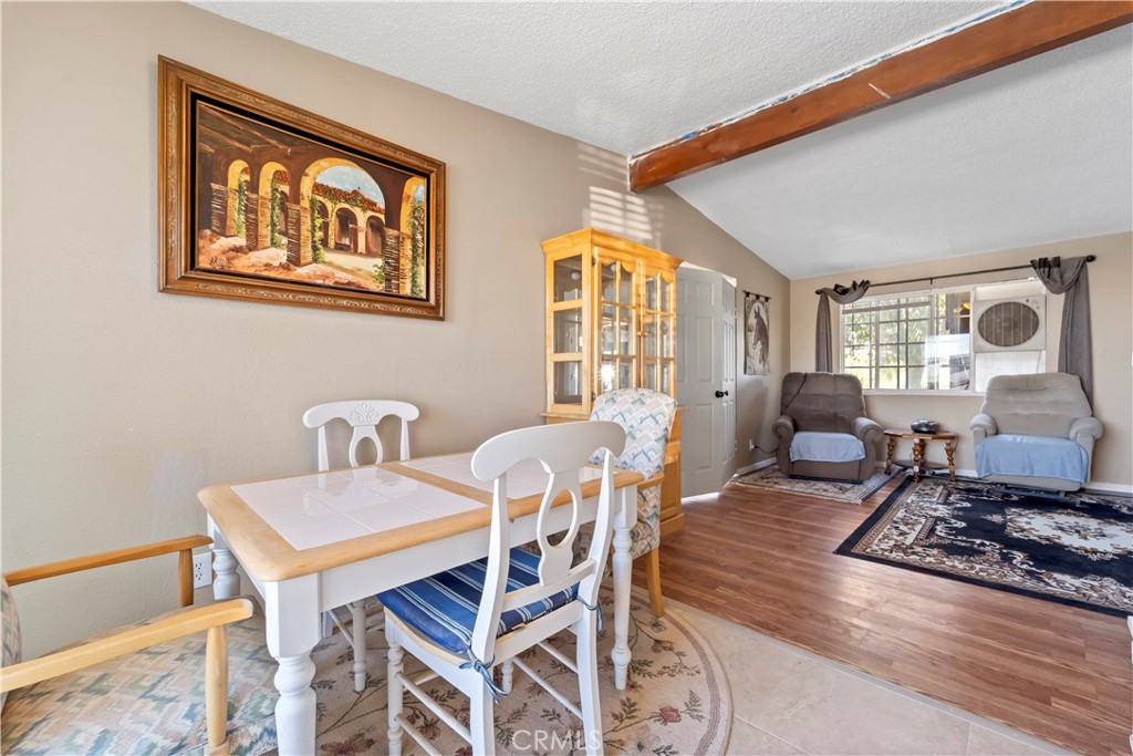 25088 Agate Road Barstow, CA 92311 - Photo 11 of 32 Eating area
