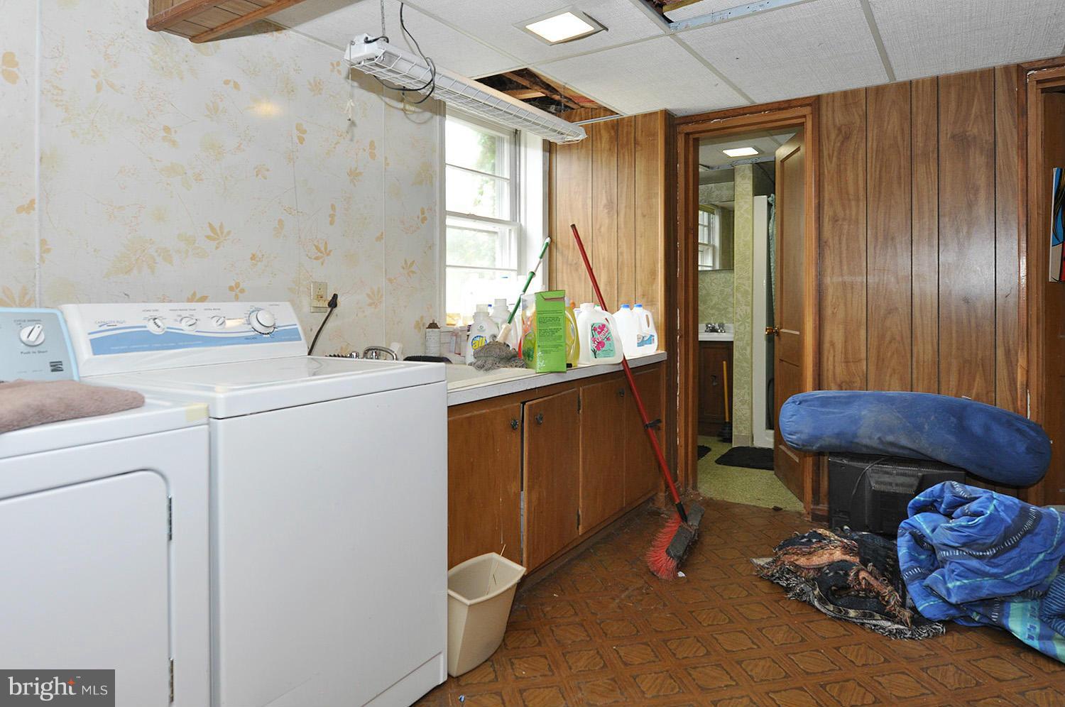 8510 Hawkins Creamery Road Gaithersburg, MD 20882 - Photo 25 of 30 Laundry