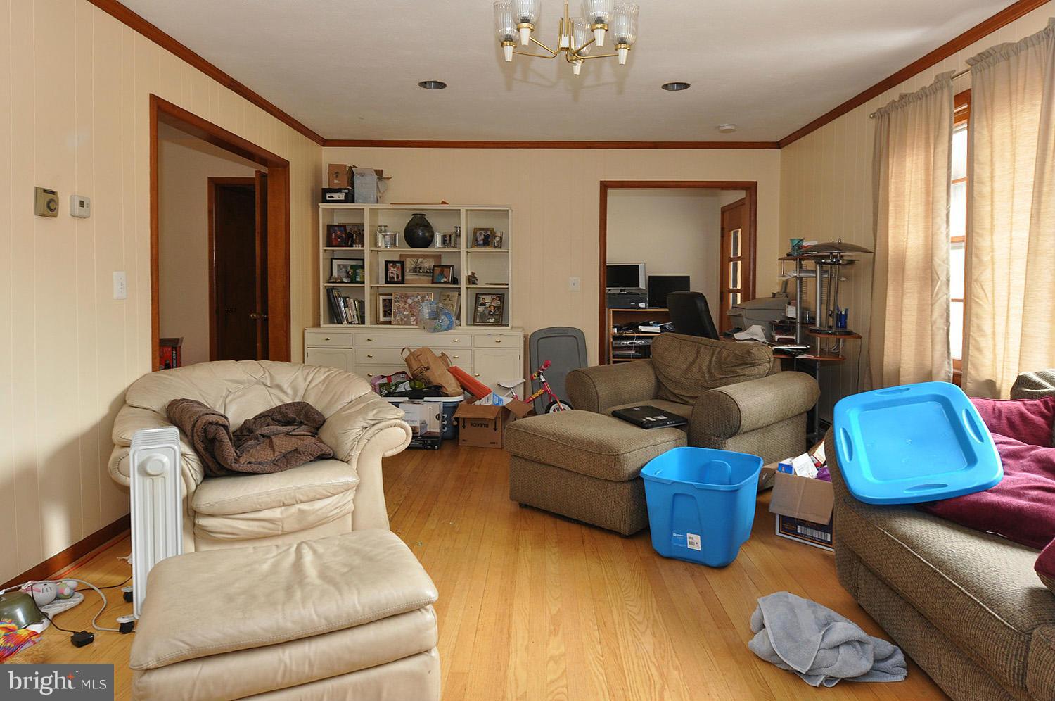 8510 Hawkins Creamery Road Gaithersburg, MD 20882 - Photo 4 of 30 Living Room