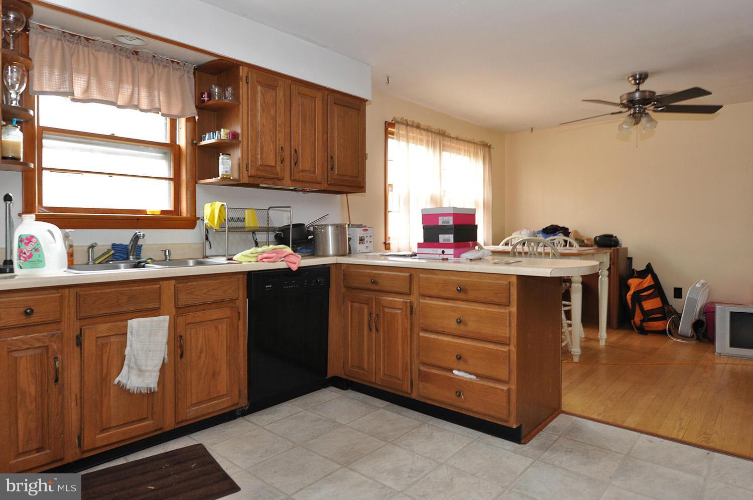 8510 Hawkins Creamery Road Gaithersburg, MD 20882 - Photo 8 of 30 Kitchen