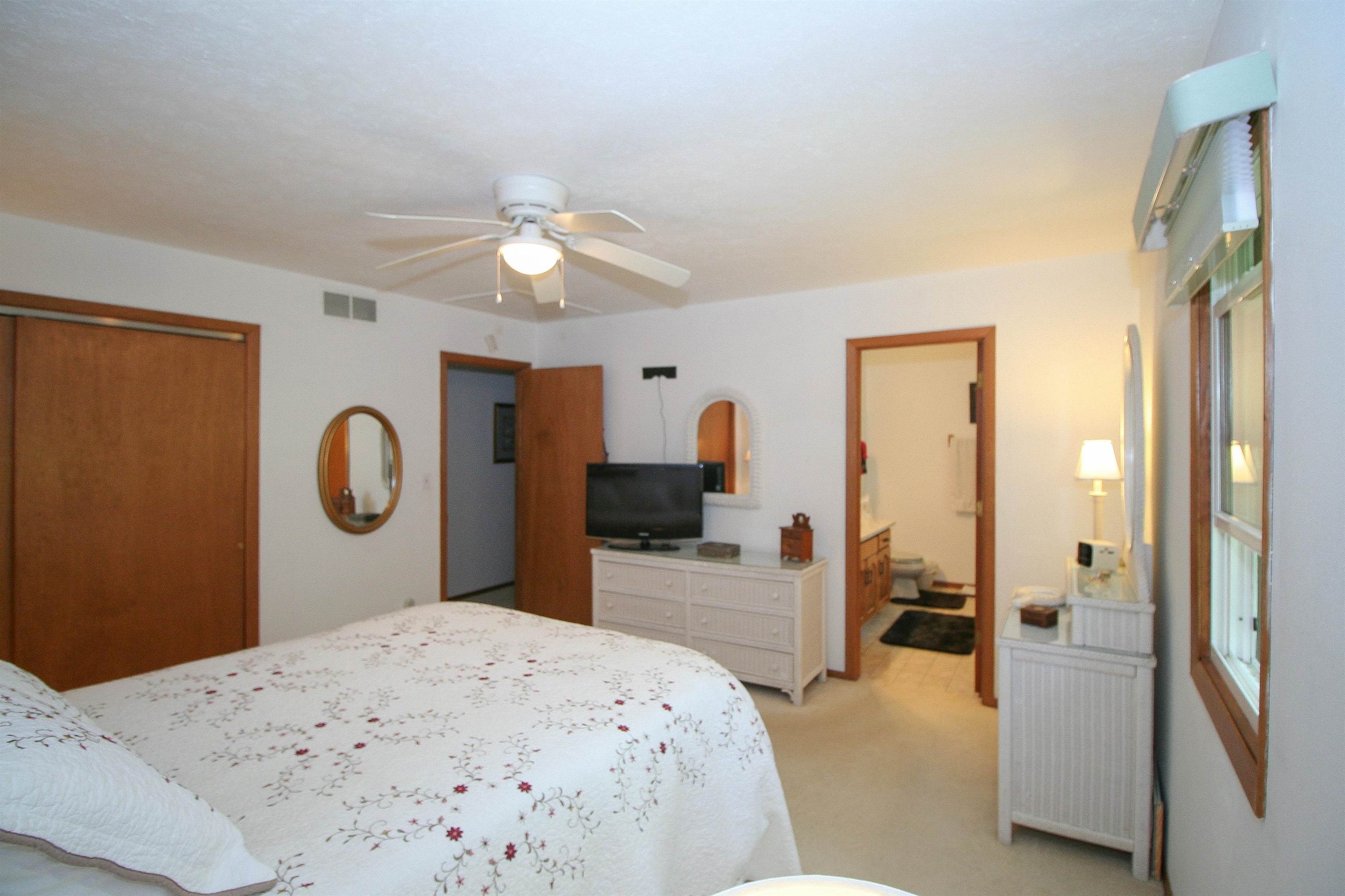 5457 Country Court Roscoe, IL 61073 - Photo 13 of 22