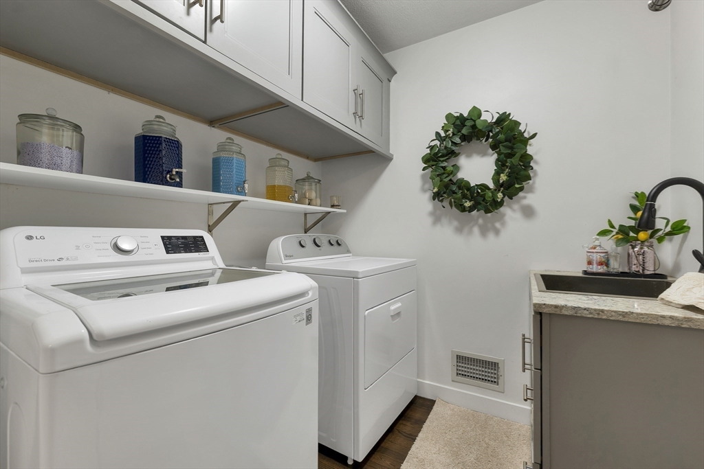 16 Fox Run Lane Salem, NH 03079 - Photo 20 of 42