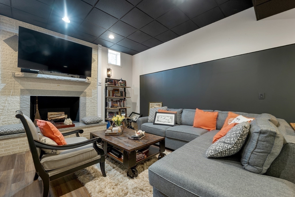 16 Fox Run Lane Salem, NH 03079 - Photo 34 of 42