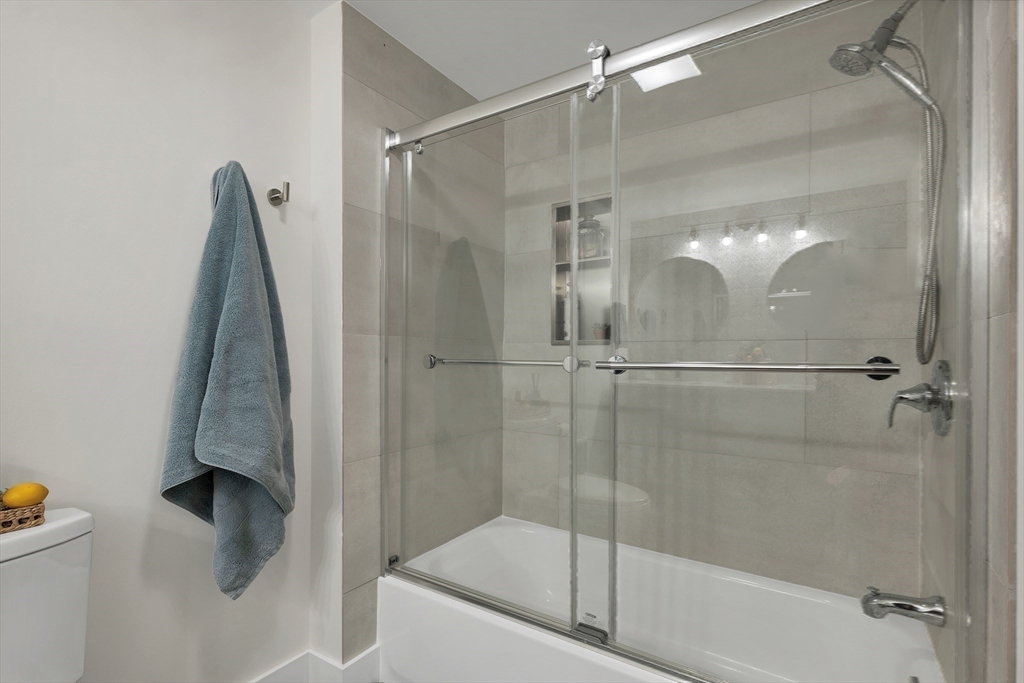 16 Fox Run Lane Salem, NH 03079 - Photo 38 of 42