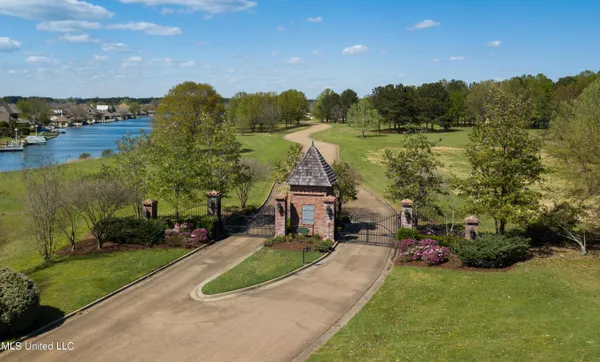 $230,000 | Caroline Pointe Boulevard, Madison, MS 39110