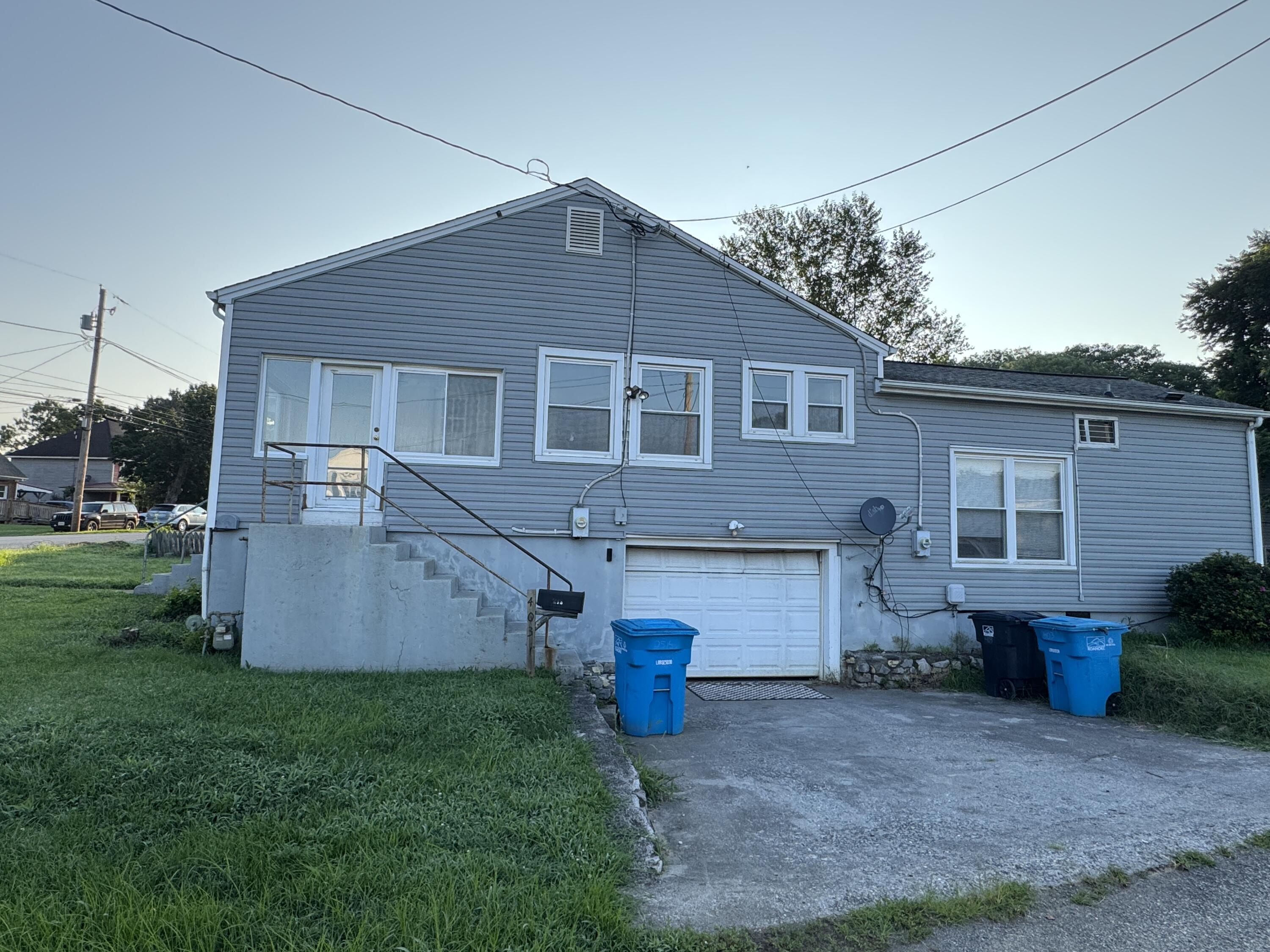 403 Liberty Road Northeast Roanoke, VA 24012 - Photo 2 of 20 a view of a house with backyard and garden