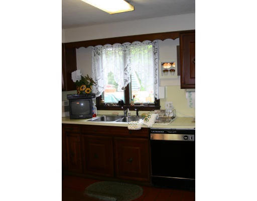 52 Butternut Road Westfield, MA 01085 - Photo 5 of 12 Gallery Image 5