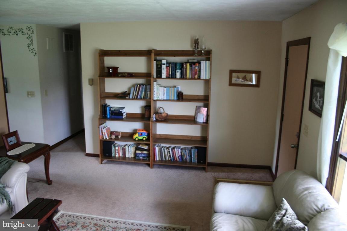 3672 Roundtop Road Elizabethtown, PA 17022 - Photo 3 of 15 Gallery Image 3