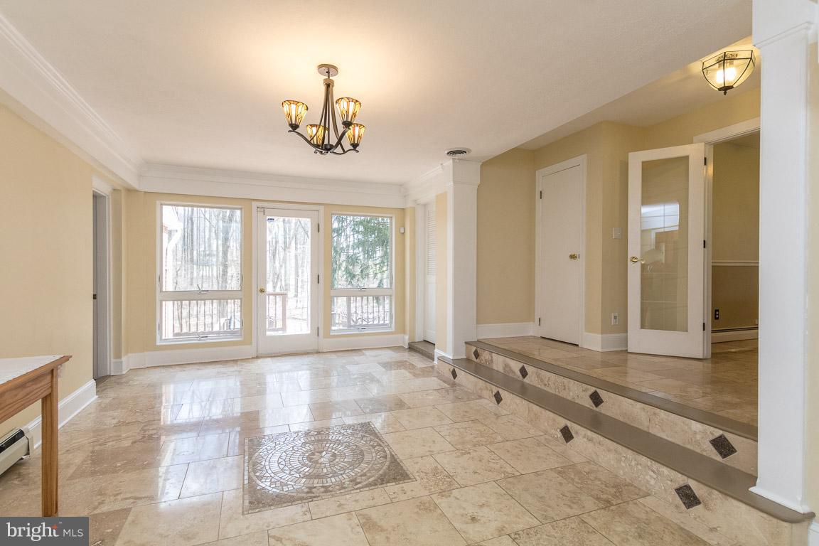 SunFill Foyer