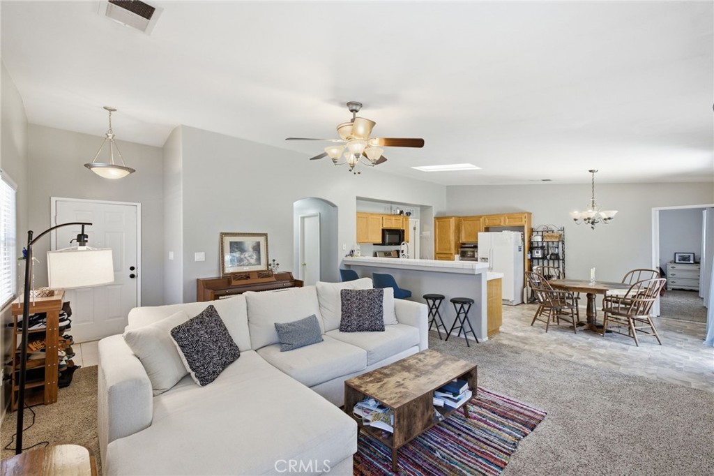 5716 March Meadows Way Bakersfield, CA 93313 - Photo 11 of 47