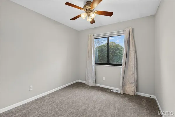 $249,900 | 11828 Foxwood Drive, Maryland Heights, MO 63043