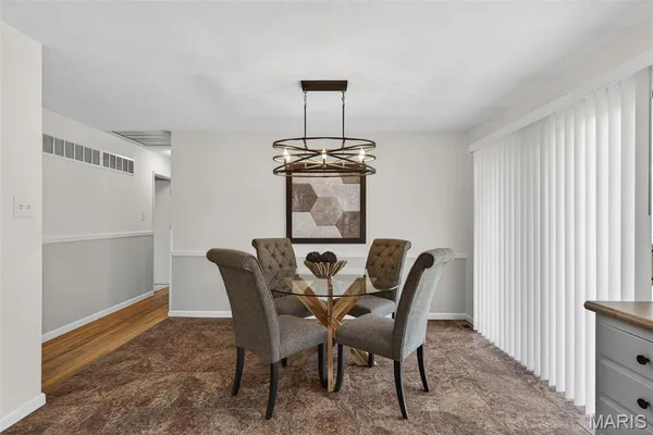 $249,900 | 11828 Foxwood Drive, Maryland Heights, MO 63043