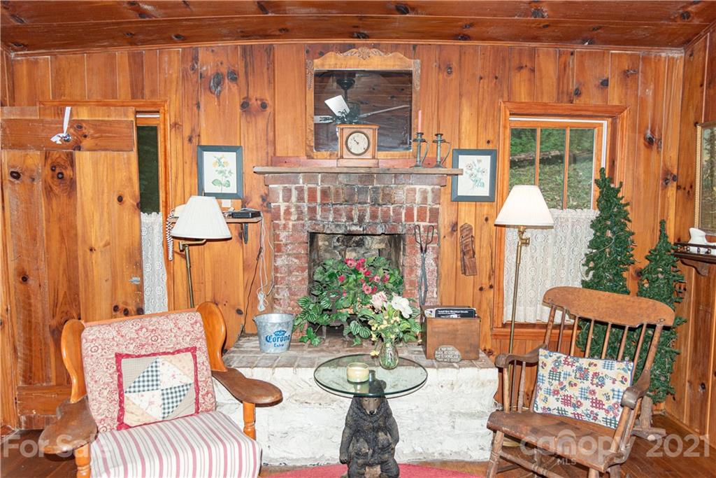 101 Cold Spring Road Burnsville, NC 28714 - Photo 12 of 33 Gallery Image 12