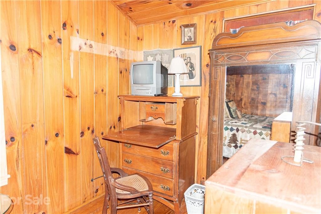 101 Cold Spring Road Burnsville, NC 28714 - Photo 23 of 33 Gallery Image 23