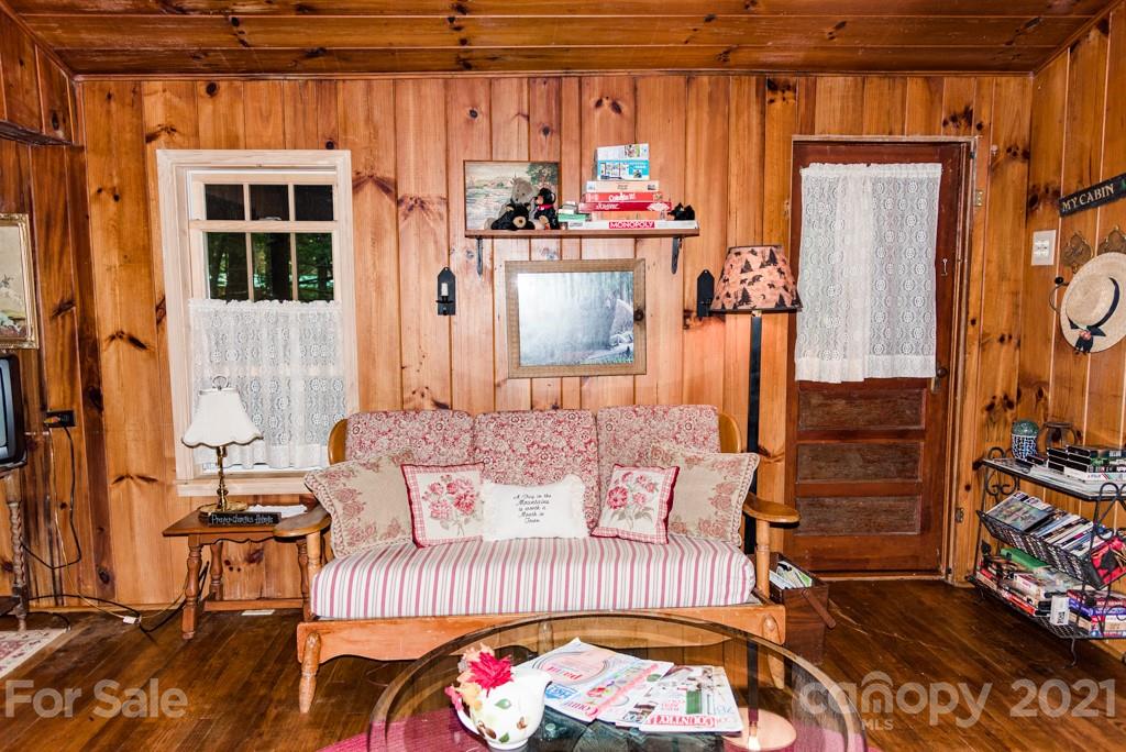 101 Cold Spring Road Burnsville, NC 28714 - Photo 9 of 33 Gallery Image 9