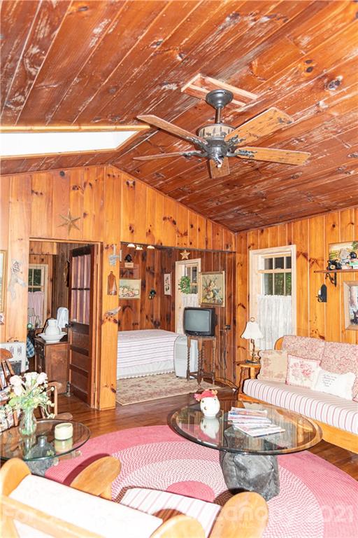 101 Cold Spring Road Burnsville, NC 28714 - Photo 10 of 33 Gallery Image 10