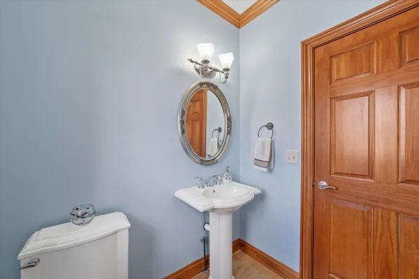 $899,900 | N60W27179 Trappers Run, Merton, WI 53089