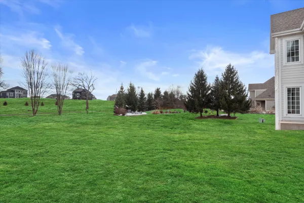 $899,900 | N60W27179 Trappers Run, Merton, WI 53089