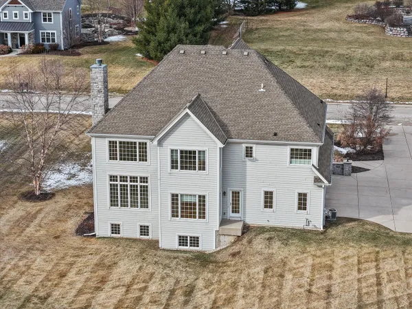 $899,900 | N60W27179 Trappers Run, Merton, WI 53089