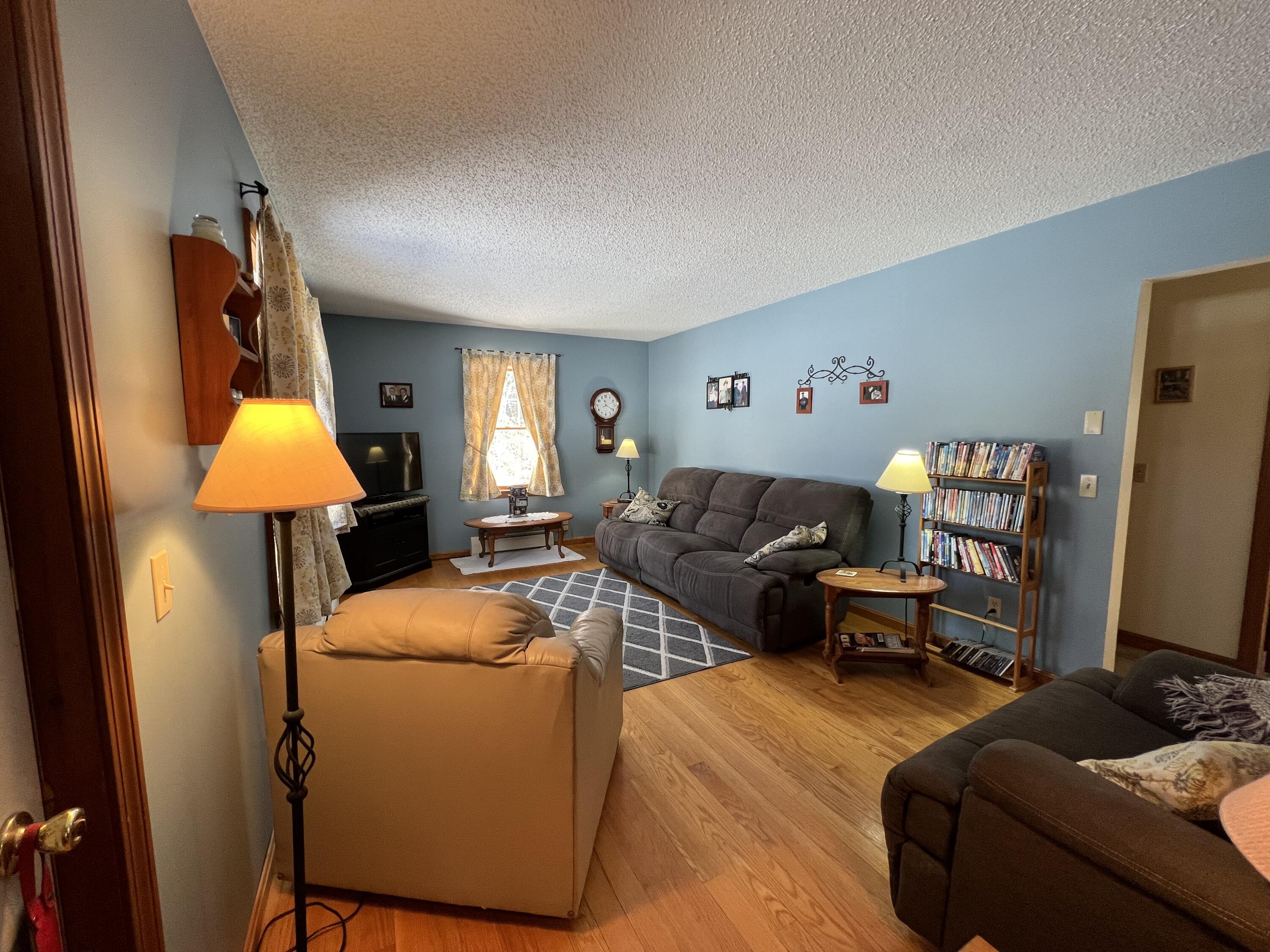 9 6 Rod Road Fairfield, ME 04937 - Photo 24 of 67 22 Living Room