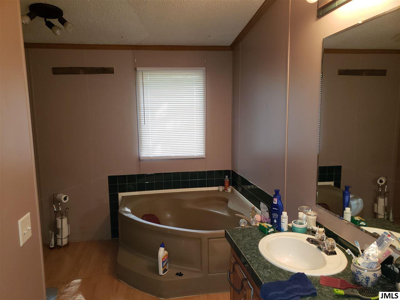 6563 Ann Arbor Road Jackson, MI 49201 - Photo 12 of 28 Photo 12