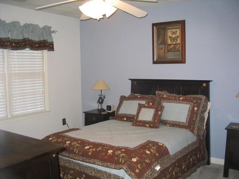 2730 Summit Ridge Road Northeast Roanoke, VA 24012 - Photo 14 of 24 Bedroom 2