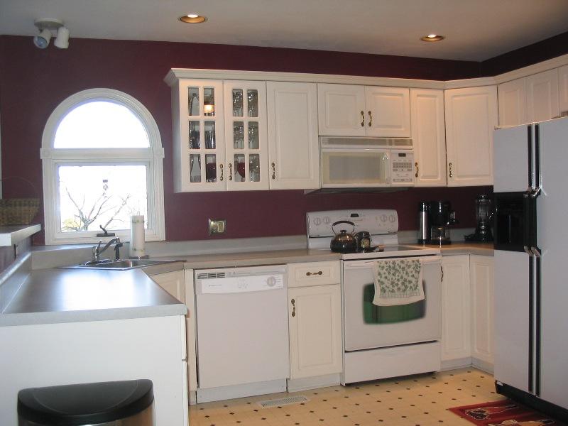 2730 Summit Ridge Road Northeast Roanoke, VA 24012 - Photo 8 of 24 Kitchen