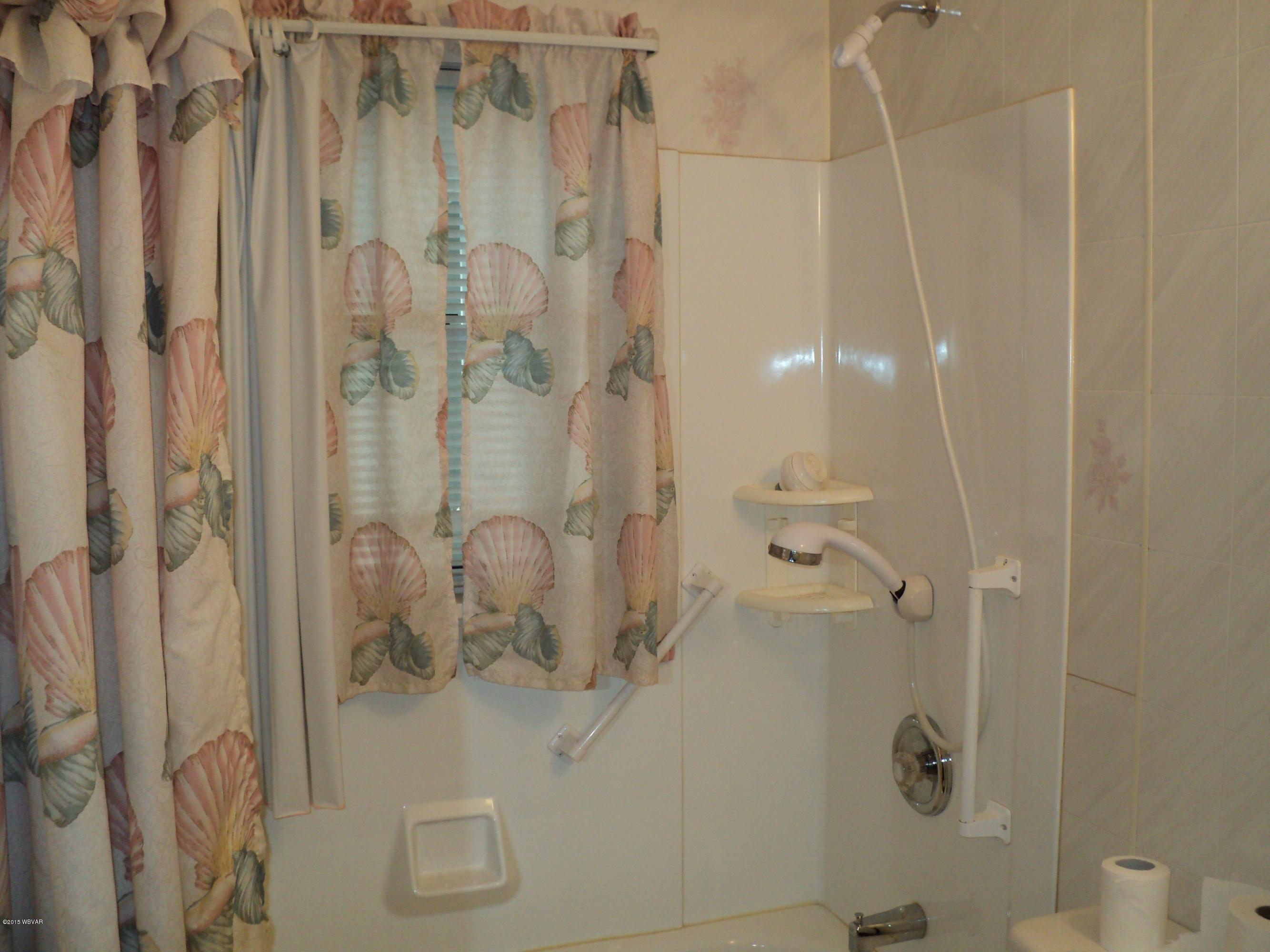 2041 Reed Street Williamsport, PA 17701 - Photo 8 of 9 Bathroom