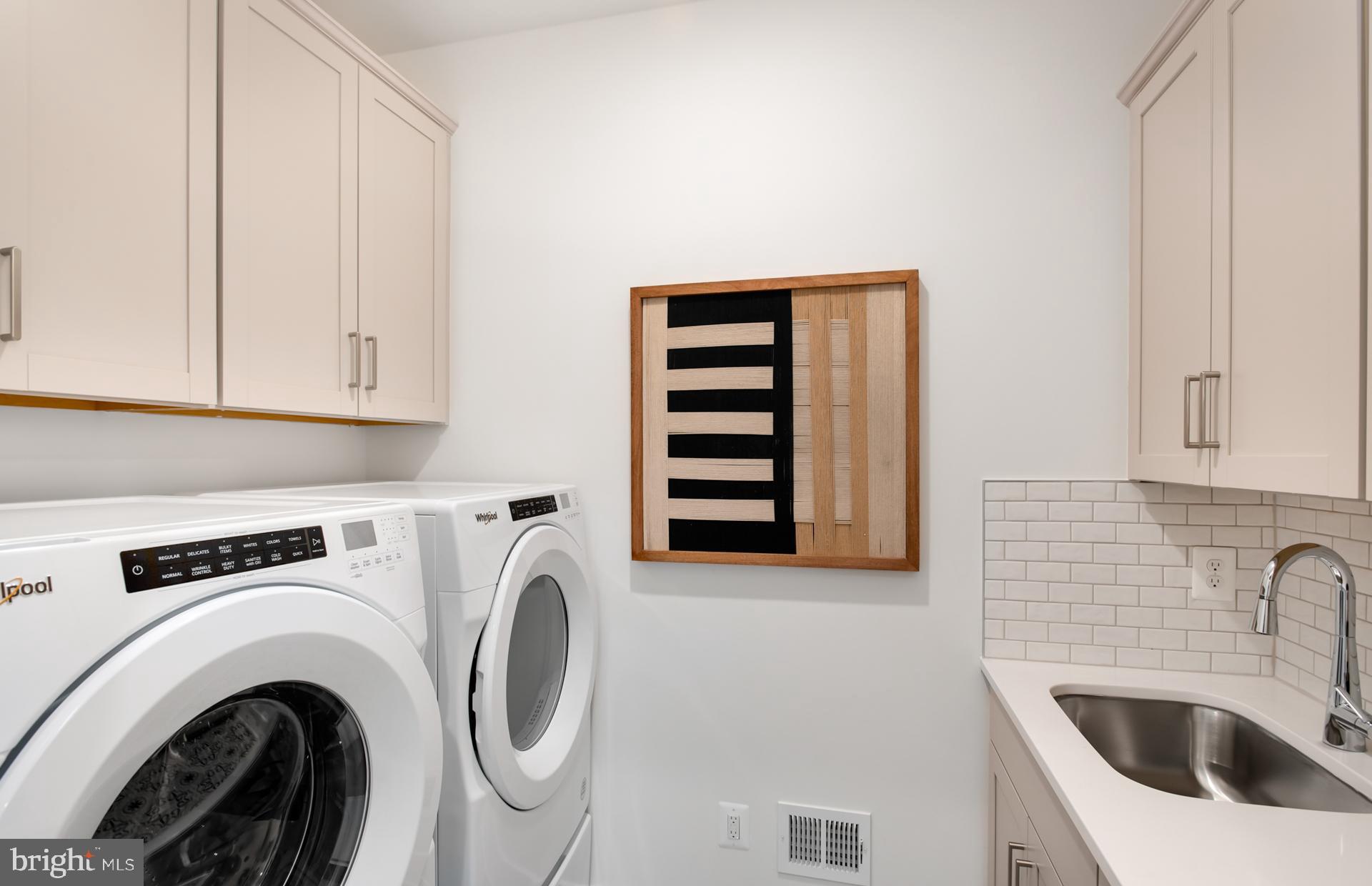 18260 Hobbes Rst Lane Leesburg, VA 20176 - Photo 38 of 63 Laundry Room