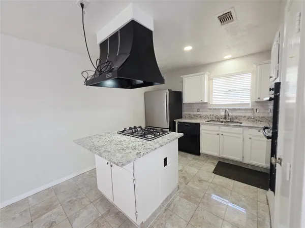 $1,850 | 15330 Oak Terrace Drive, Houston, TX 77082