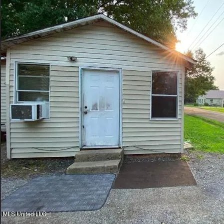 $23,000 | 307 Stuart Street, Indianola, MS 38751