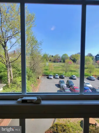 $2,000 | 4491 MacArthur Boulevard Northwest, Unit 303, Washington, DC 20007