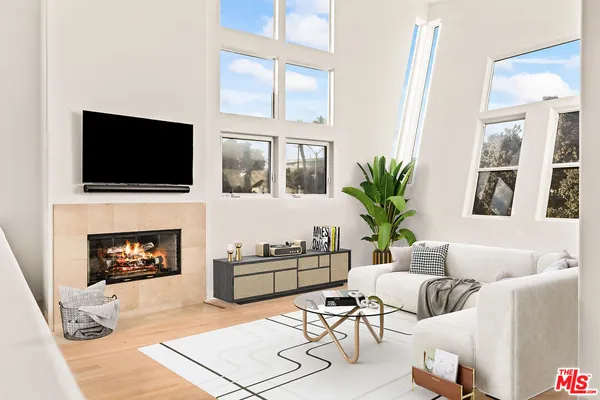 $1,799,000 | 502 Rosecrans Avenue, Unit B, Manhattan Beach, CA 90266