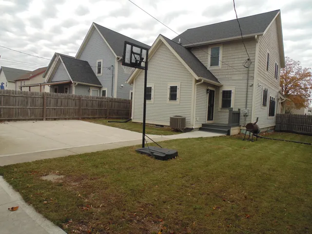 $264,900 | 2301 West Garfield Avenue, Milwaukee, WI 53205