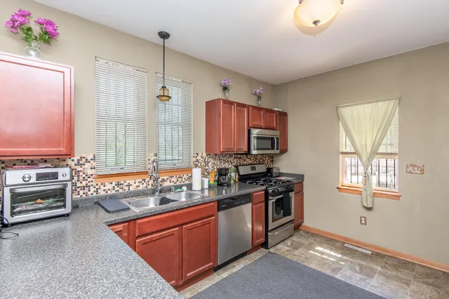 $264,900 | 2301 West Garfield Avenue, Milwaukee, WI 53205