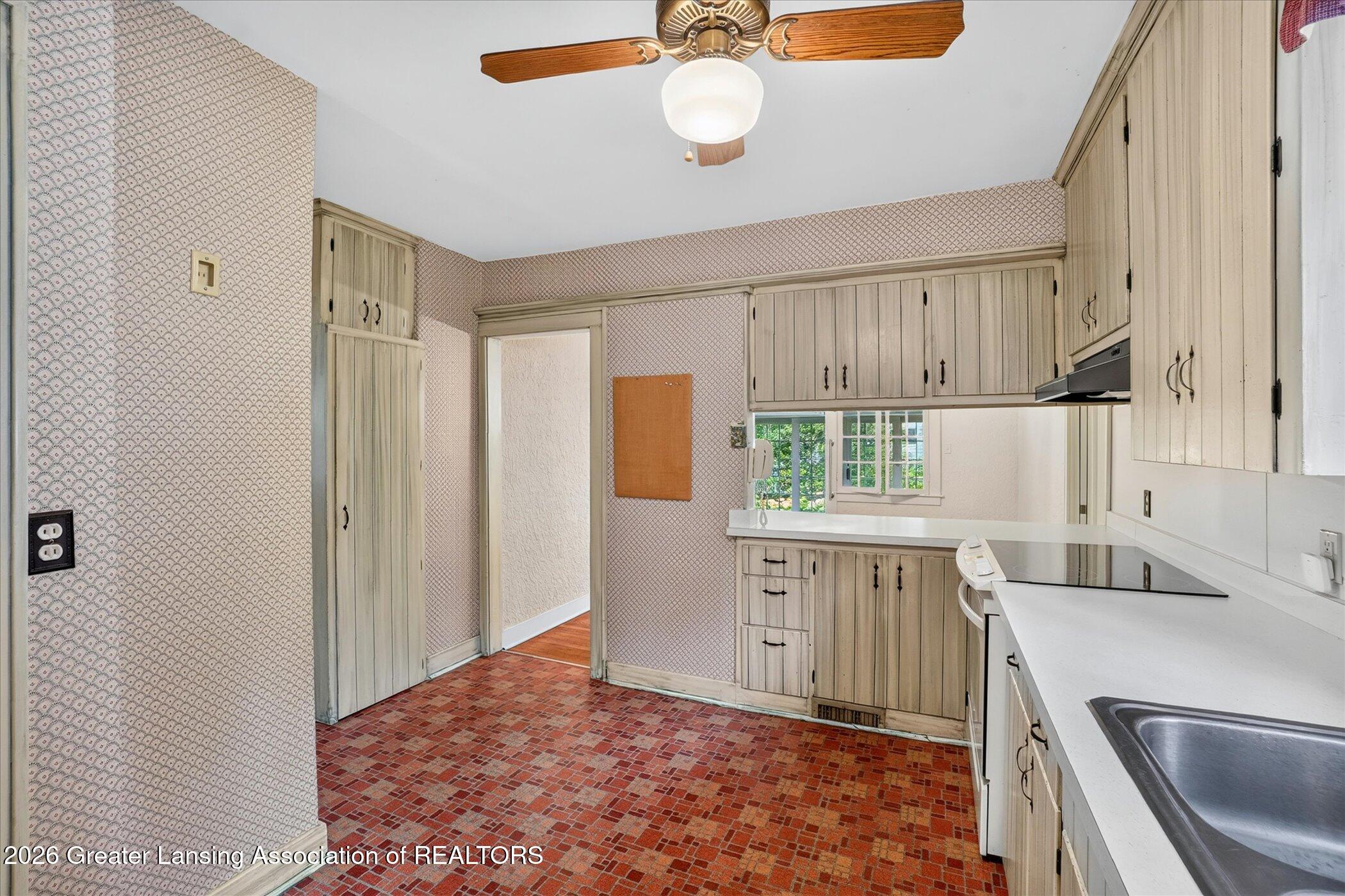 1716 Tecumseh River Road Lansing, MI 48906 - Photo 12 of 51 Kitchen