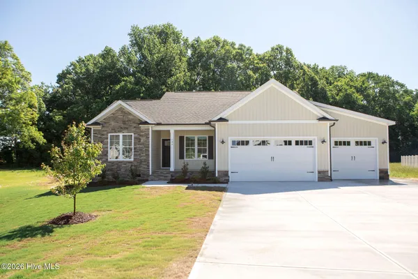 $359,900 | 104 Lucky Lane, Pikeville, NC 27863