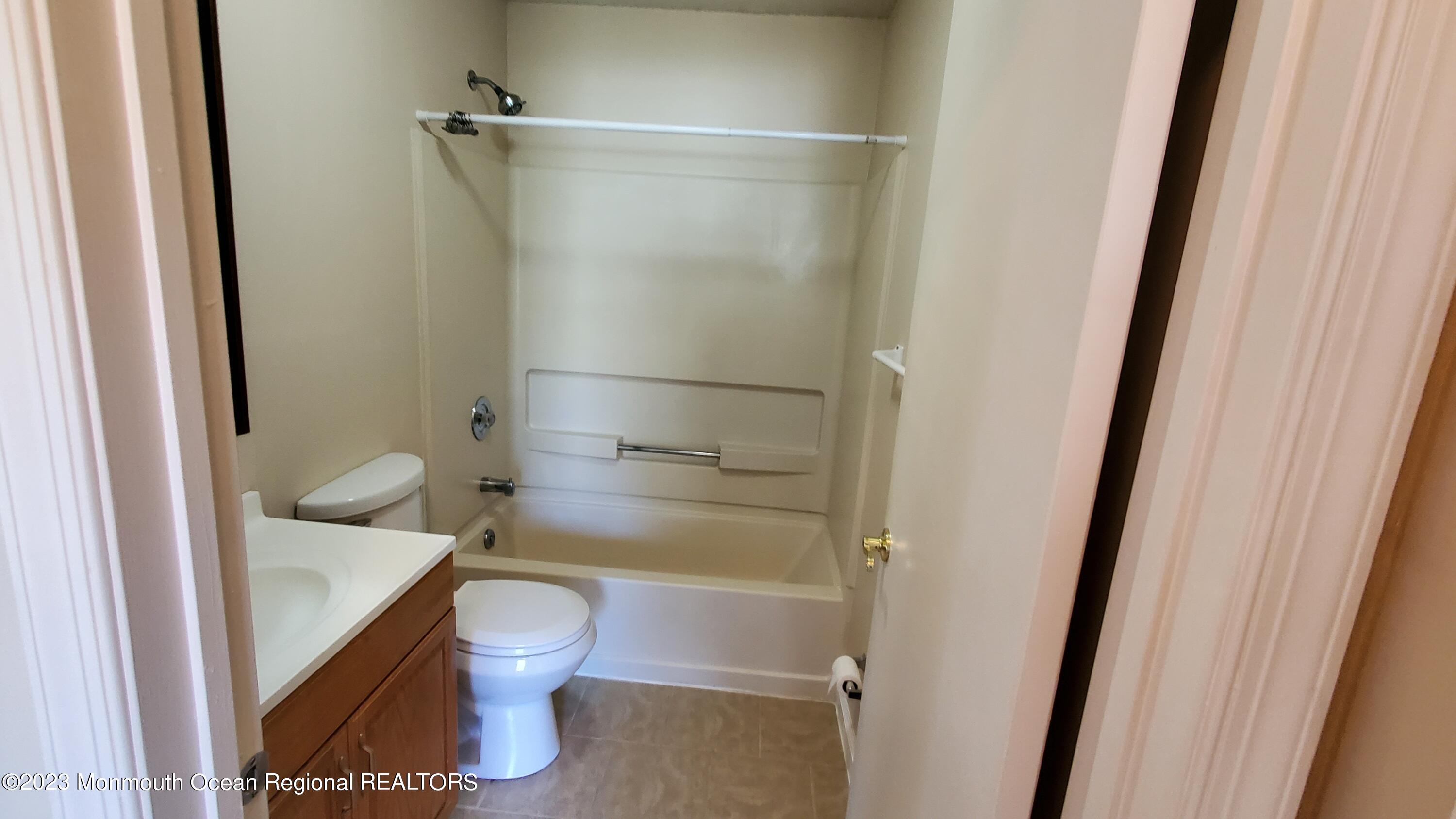 27 Linton Close Freehold, NJ 07728 - Photo 16 of 18 20230706_133014