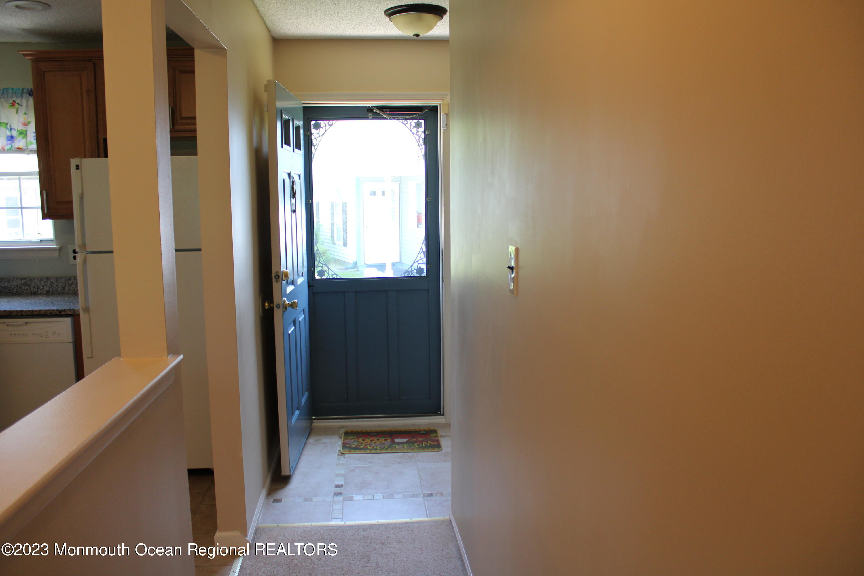 27 Linton Close Freehold, NJ 07728 - Photo 9 of 18 20230706002014_IMG_0215