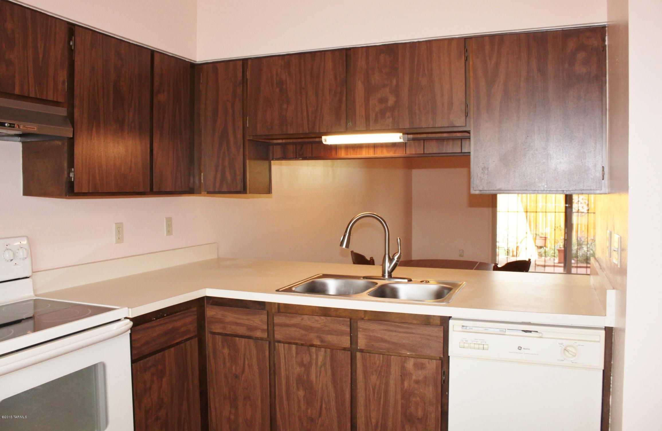 910 South Pantano Road Tucson, AZ 85710 - Photo 7 of 20 Gallery Image 7