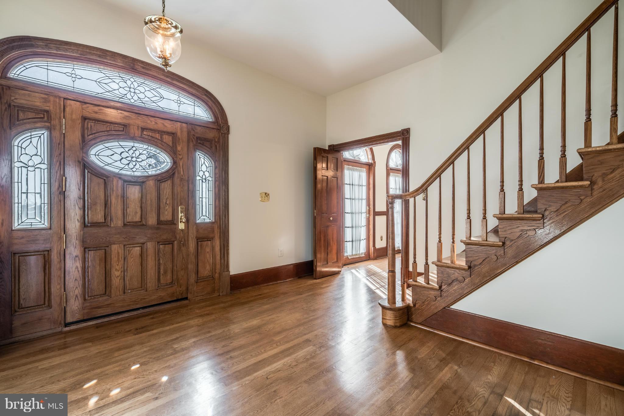 35170 Poor House Road Round Hill, VA 20141 - Photo 8 of 30 Foyer