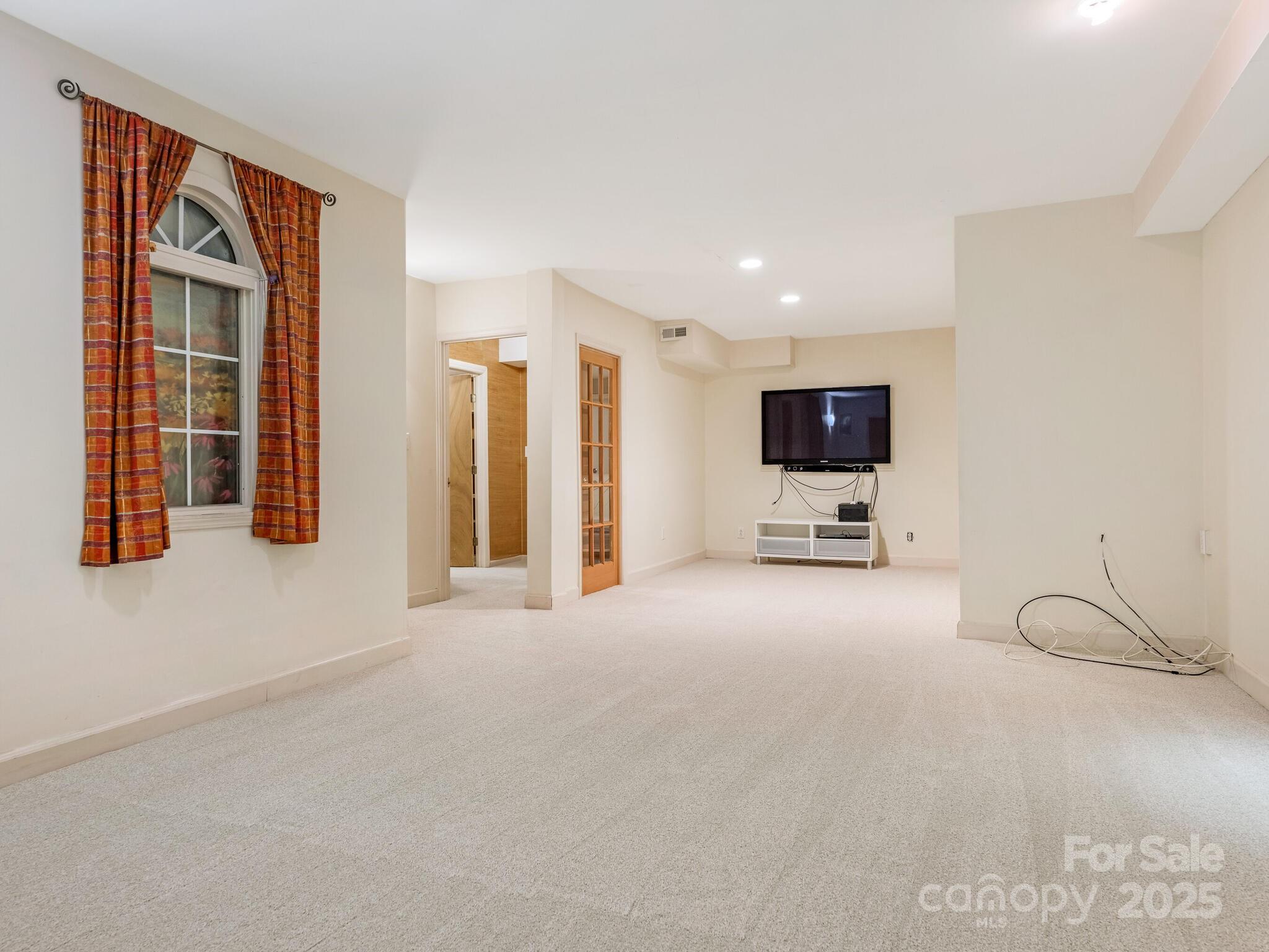 3310 Windbluff Drive Charlotte, NC 28277 - Photo 29 of 45 a view of a livingroom with furniture