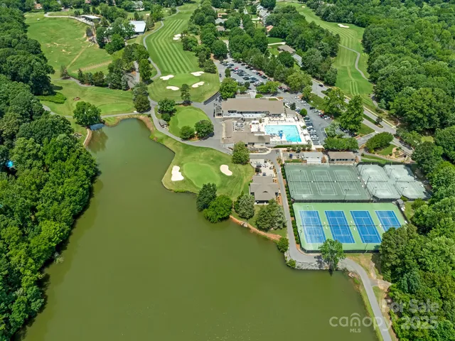 a picture of lake view