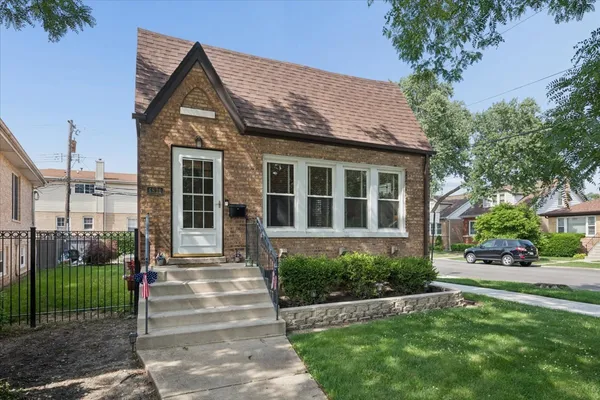 $425,000 | 6830 West Imlay Street, Chicago, IL 60631